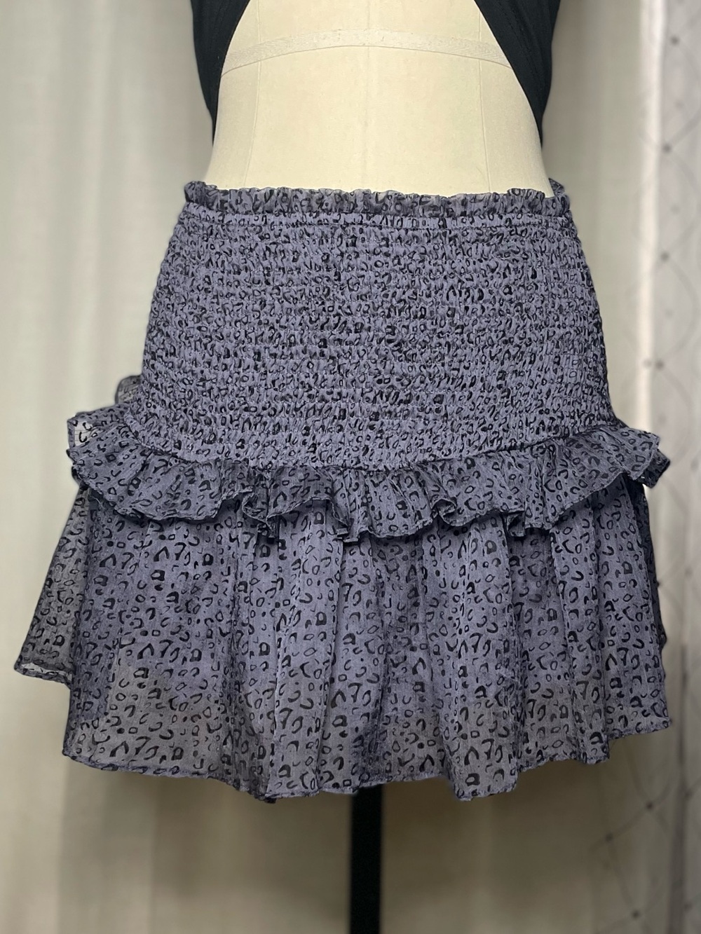 🩶Mustard Seed - Grey Leopard Smocked Ruffle Mini Skirt Size S